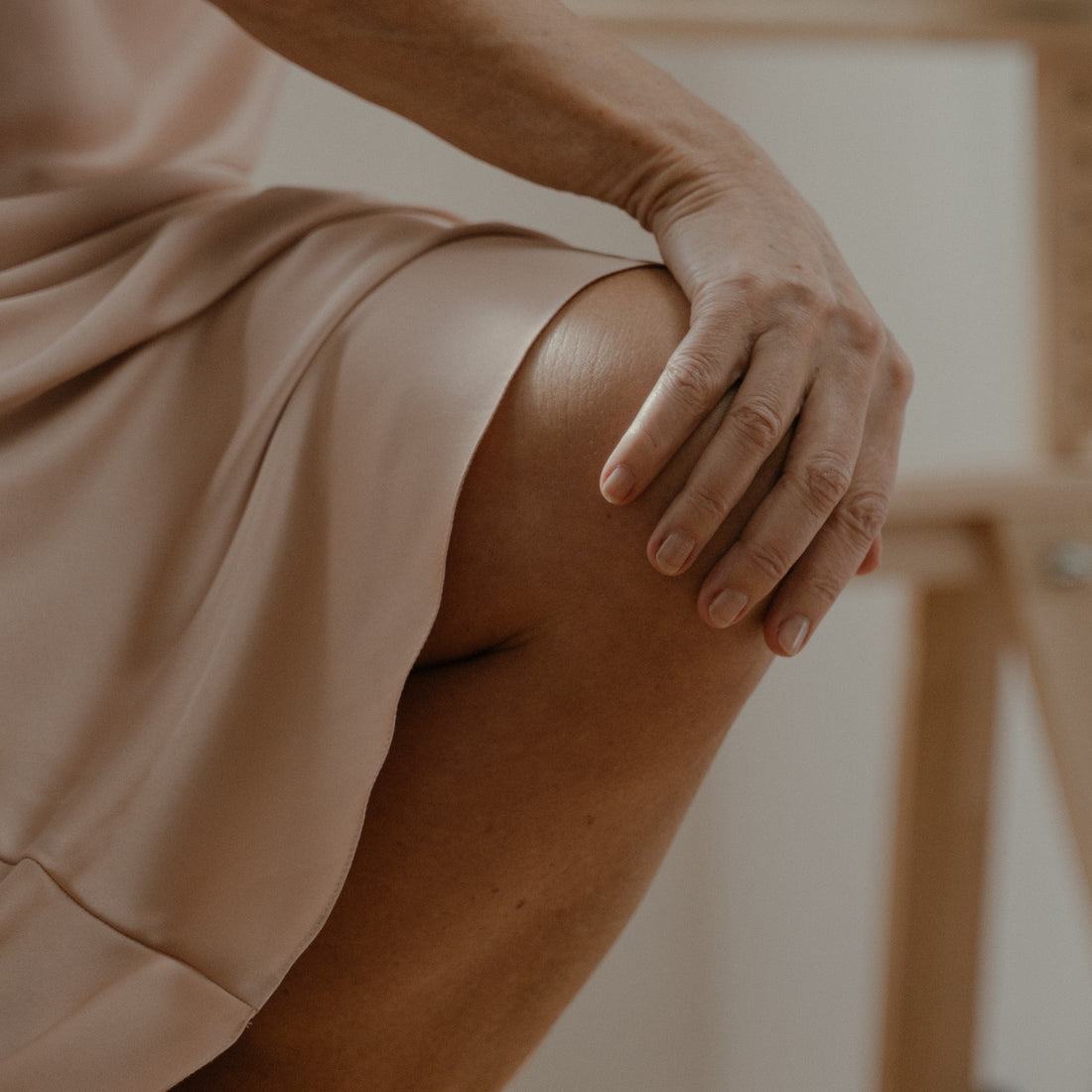 Joint Pain Inflammation Tissue Knee Fingers Swelling Arthritis Osteoarthritis Rheumatoid Balm Relief Healing Natural Ingredients Anti-inflammatory Muscle Soothing The Olio Store Online SOuth Africa